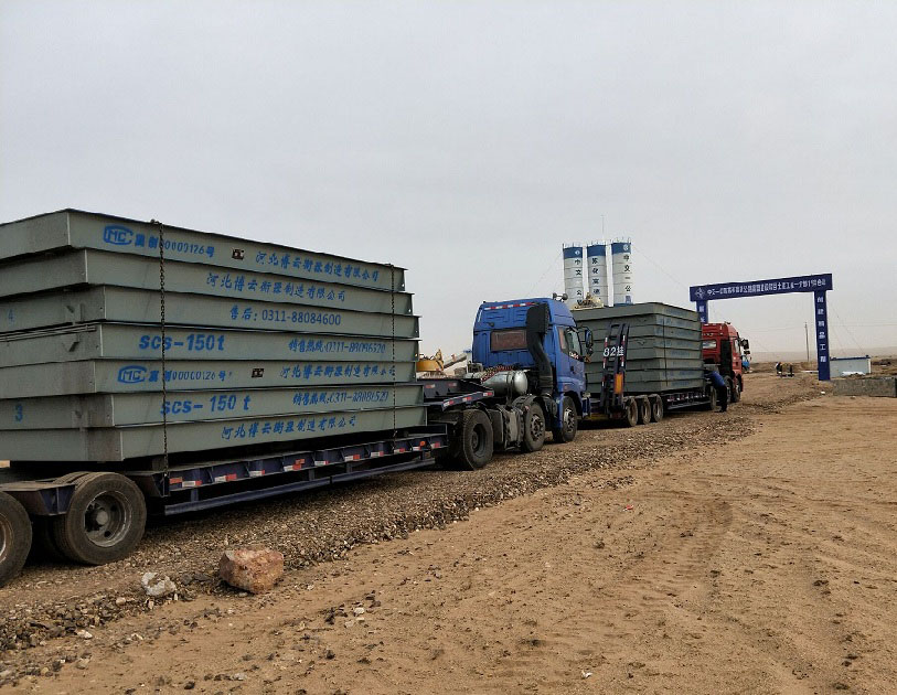 中交一公局 內(nèi)蒙朱日和-5臺150噸 中交一公局 內(nèi)蒙朱日和-5臺150噸